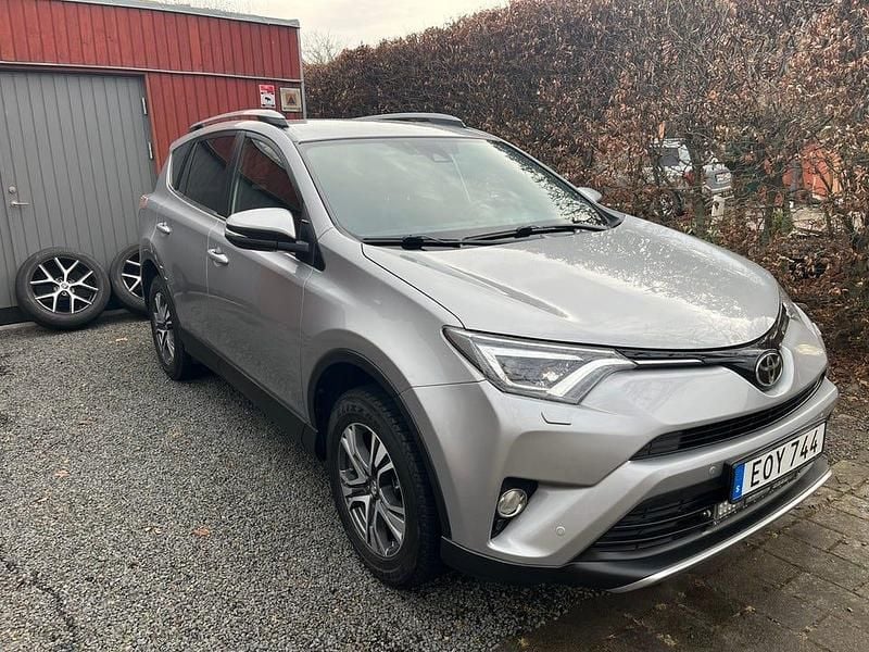 Begagnad Toyota RAV4 152 HK (111 kW) 2017 SUV
