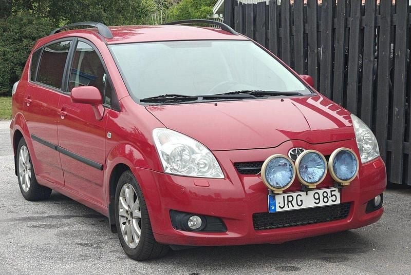 Röd Begagnad 2009 Toyota Corolla Verso Minibuss | 39 000 kr (Bra pris) - Bild 1/4