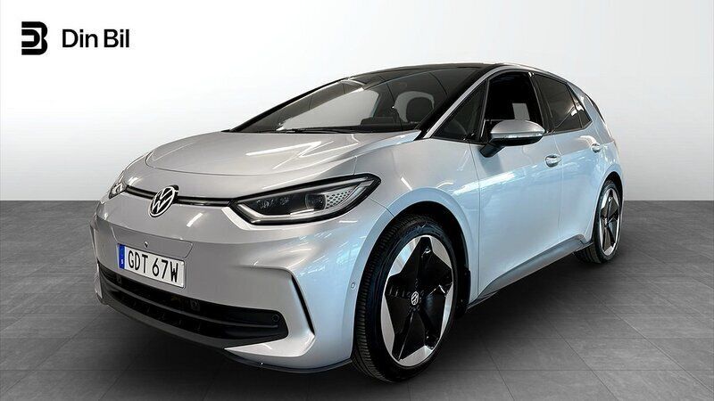 Silver (scale silver metallic bla) Begagnad 2023 VW ID.3 Pro Halvkombi | 439 900 kr - Bild 1/4