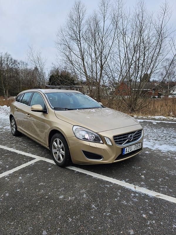 Begagnad 2011 Volvo V60 Kombi | 58 400 kr - Bild 1/4