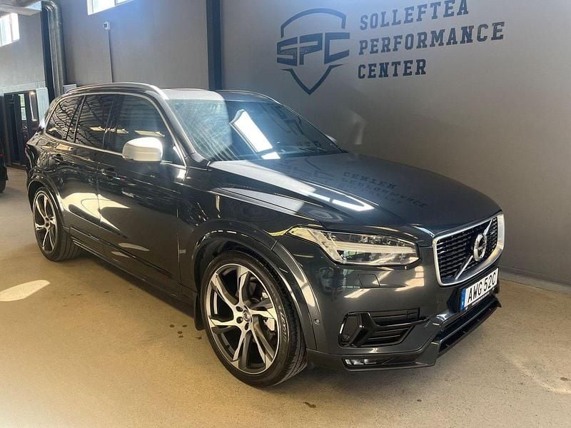Grå Begagnad 2019 Volvo XC90 R-Design SUV | 439 900 kr (Marknadspris) - Bild 1/4
