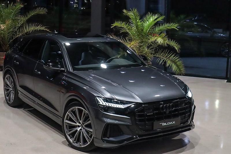 Grå Begagnad 2020 Audi Q8 Exclusive SUV | 658 000 kr - Bild 1/4