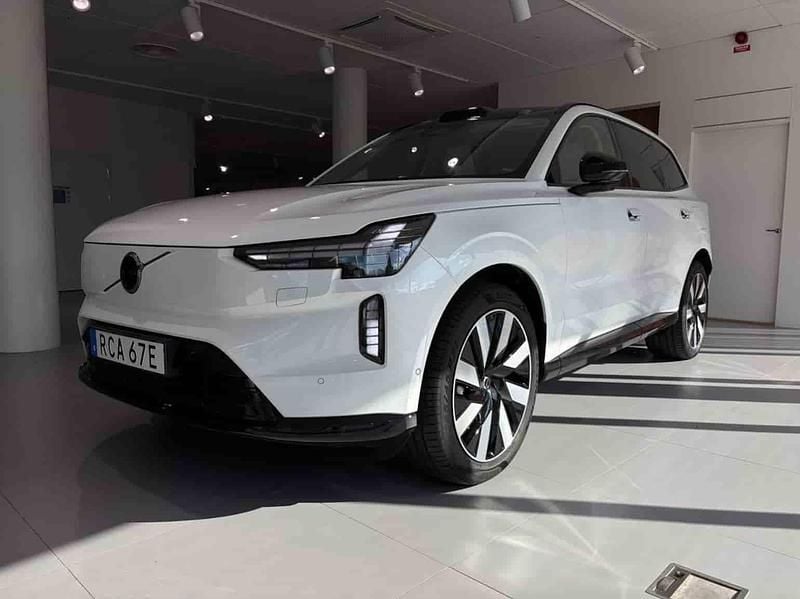 Vit Ny 2025 Volvo EX90 SUV | 1 039 900 kr (Marknadspris) - Bild 1/1
