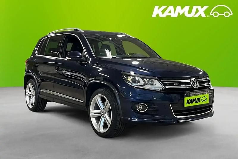 Blå Begagnad 2015 VW Tiguan R-line SUV | 149 700 kr (Marknadspris) - Bild 1/4
