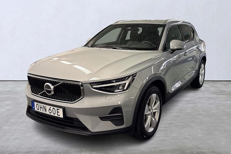 Begagnad 2024 Volvo XC40 SUV | 349 900 kr (Marknadspris) - Bild 1/4