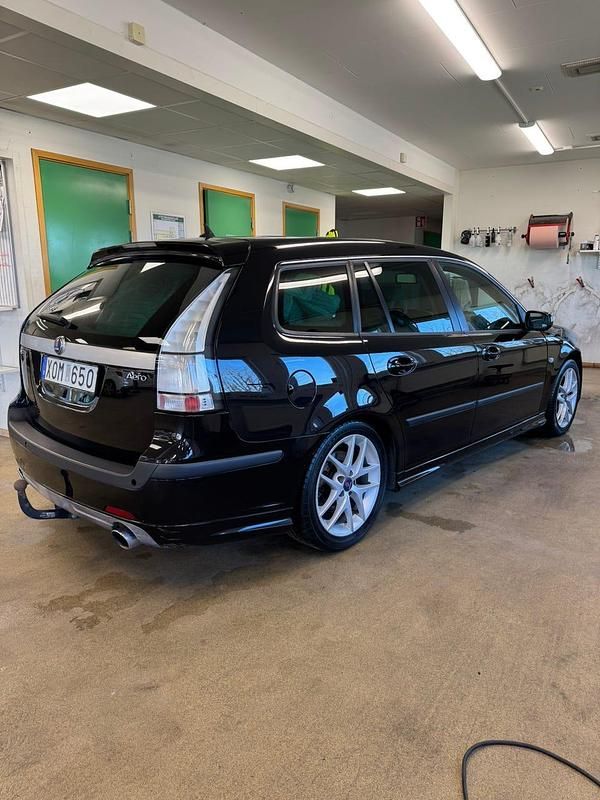 Begagnad 2006 Saab 9-3 Aero Kombi | 55 000 kr (Marknadspris) - Bild 1/3