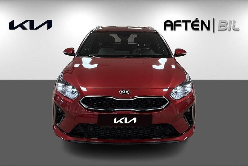 Begagnad Kia Ceed GT-Line 140 HK (102 kW) 2019 Röd Halvkombi