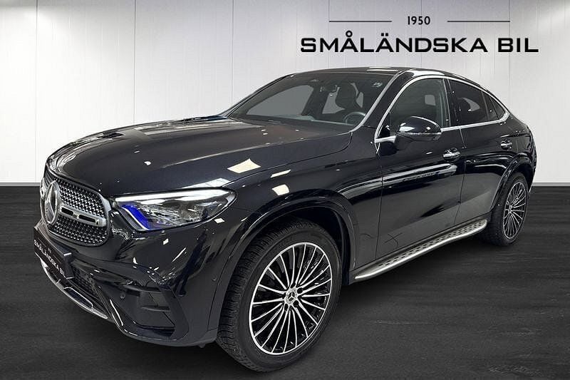 Svart Begagnad 2023 Mercedes GLC300e AMG line Sportkupé | 899 000 kr - Bild 1/4