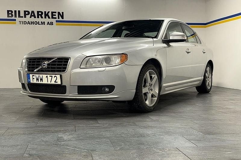 Grå Begagnad 2007 Volvo S80 Momentum Sedan | 39 900 kr (Marknadspris) - Bild 1/4