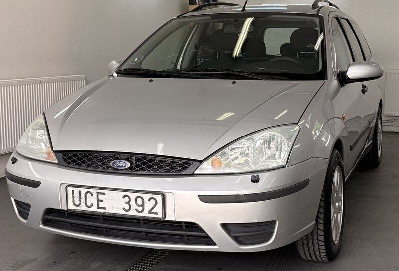 Silver Begagnad 2003 Ford Focus Kombi | 14 900 kr (Marknadspris) - Bild 1/4