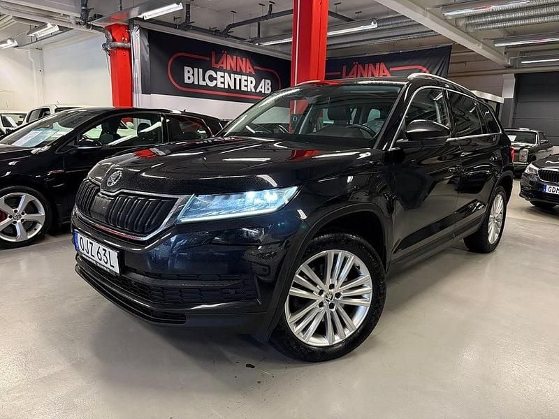 Svart metallic Begagnad 2019 Skoda Kodiaq SUV | 259 000 kr (Marknadspris) - Bild 1/4