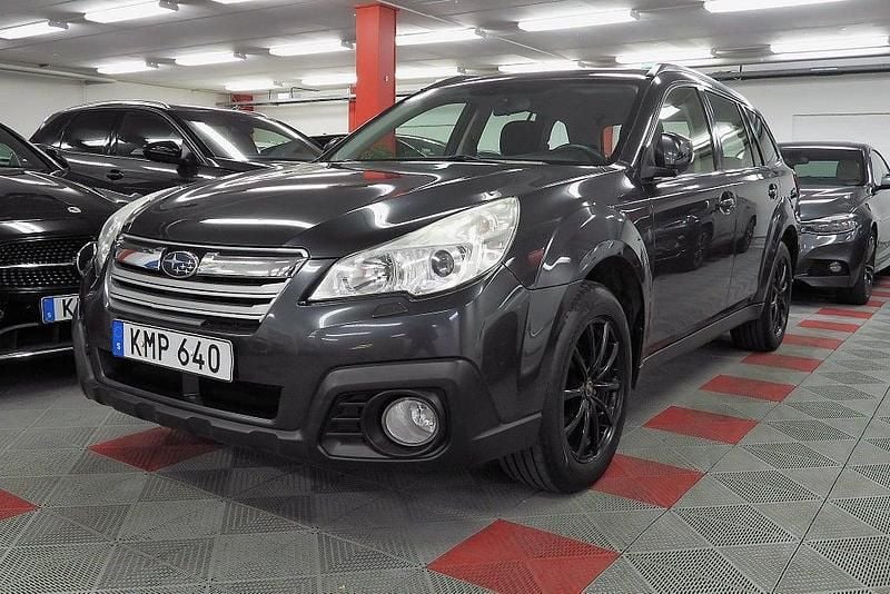 Mörkgrå Begagnad 2013 Subaru Outback Kombi | 94 500 kr (Marknadspris) - Bild 1/4