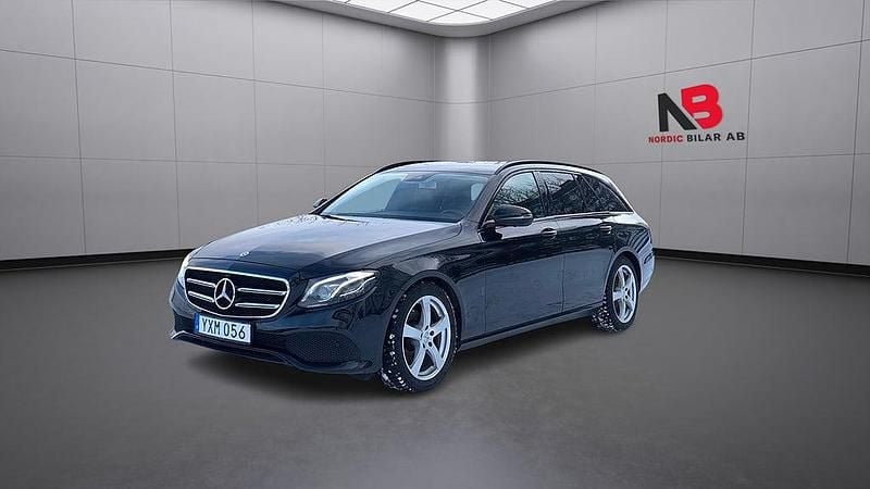 Svart Begagnad 2017 Mercedes E220 Kombi | 224 900 kr (Superpris) - Bild 1/4