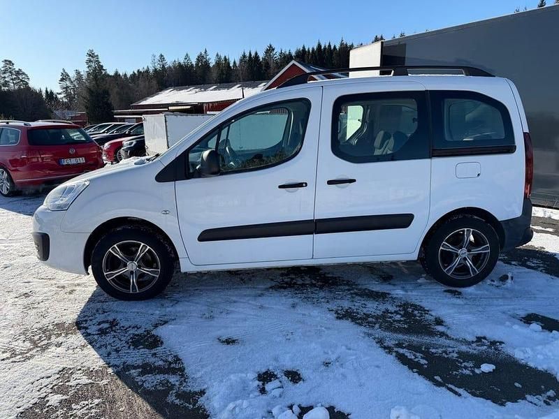 Begagnad Peugeot Partner Tepee 99 HK (72 kW) 2017 Vit Minibuss