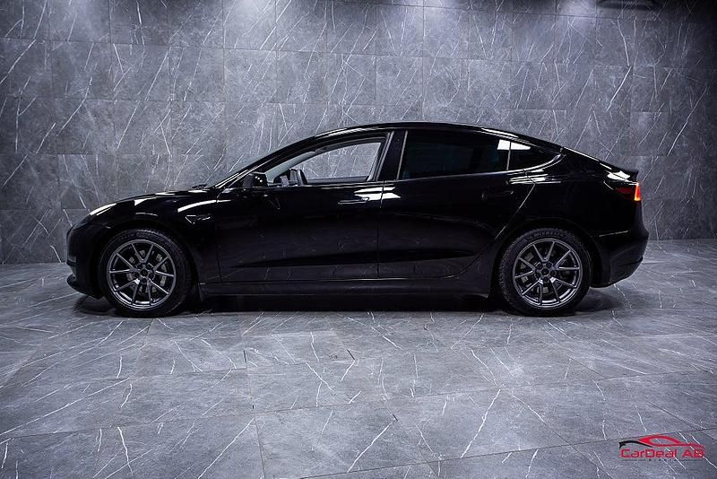 Begagnad Tesla Model 3 Long Range AWD 366 kW (498 HK) 2022 Svart Sedan