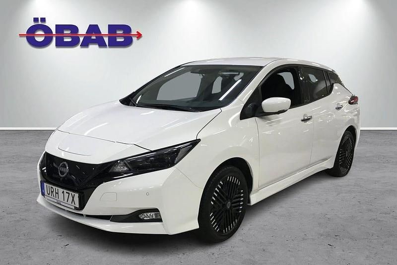 Vit Begagnad 2022 Nissan Leaf N-Connecta Halvkombi | 258 900 kr (Lite dyr) - Bild 1/4