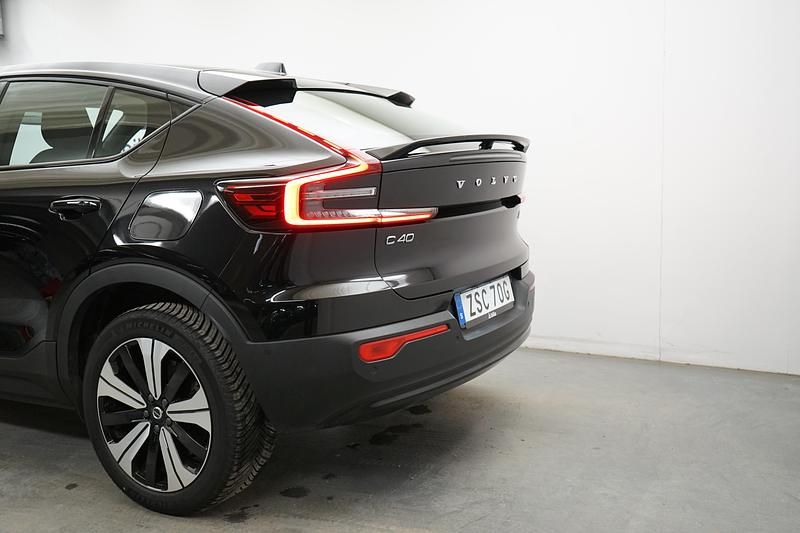 Begagnad Volvo C40 Ultimate 169 kW (231 HK) 2022 Svart SUV