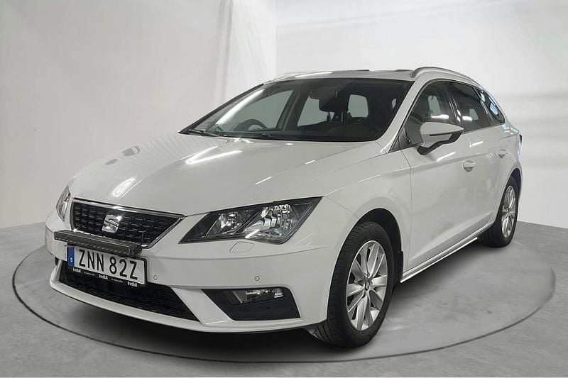 Vit Begagnad 2020 Seat Leon | 129 000 kr - Bild 1/4