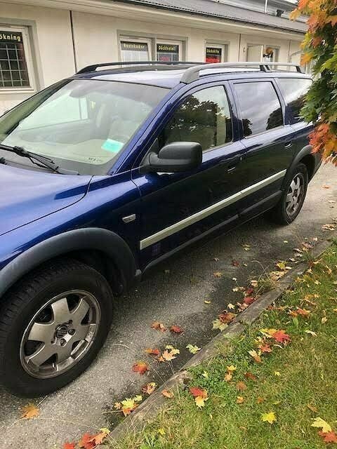 Begagnad Volvo XC70 Ocean Race 200 HK (147 kW) 2002 Blå (mörkblå ) SUV