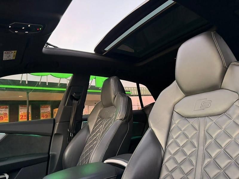 Begagnad Audi Q8 286 HK (210 kW) 2020 Svart metallic SUV