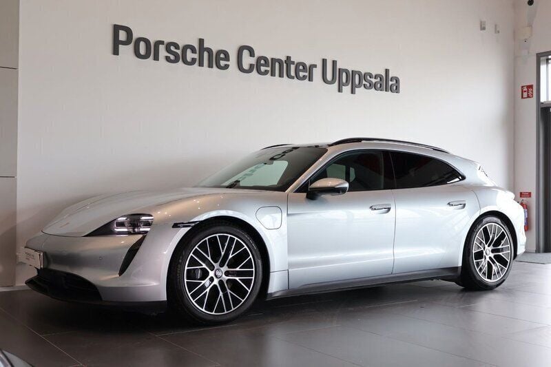Begagnad Porsche Taycan Sport Turismo 240 kW (327 HK) 2023 Silver (dolmite silver metallic) Sedan
