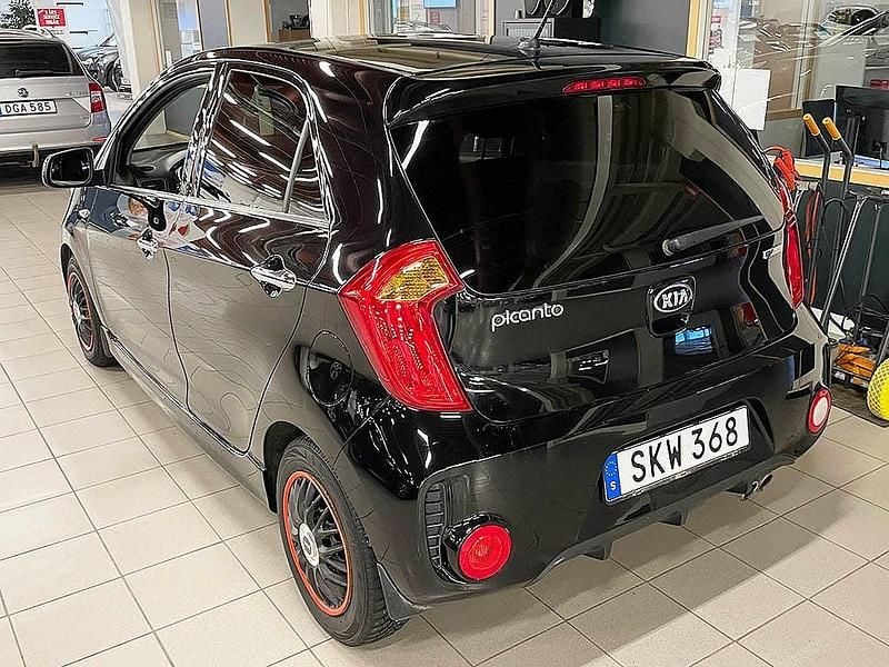 Begagnad Kia Picanto Edition 7 67 HK (49 kW) 2015 Svart Halvkombi
