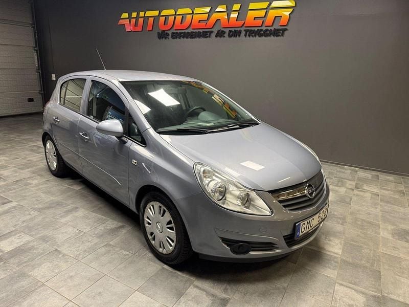 Grå Begagnad 2007 Opel Corsa Halvkombi | 39 901 kr (Marknadspris) - Bild 1/4