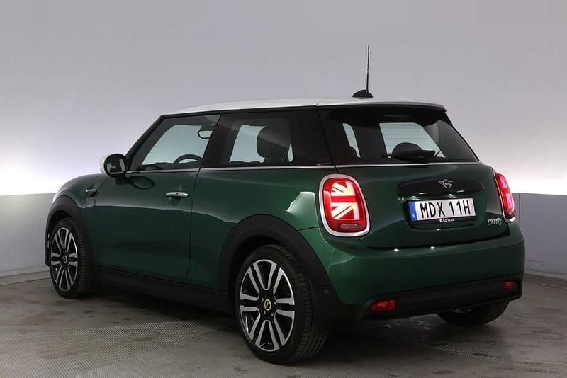 Begagnad Mini Cooper SE 135 kW (184 HK) 2022 Grön Halvkombi