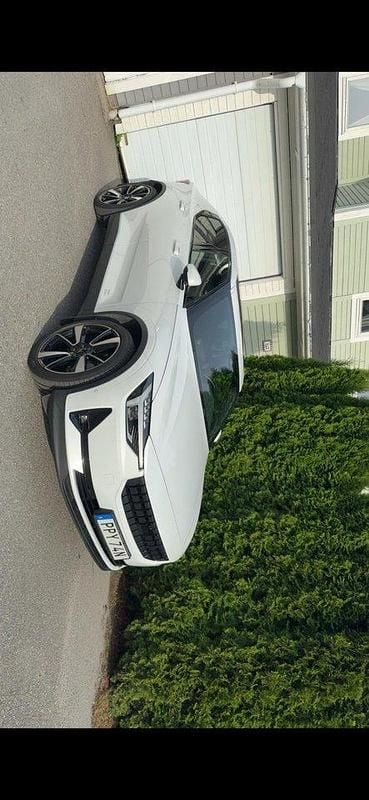Vit Begagnad 2022 Polestar 2 Long Range Single Motor Halvkombi | 289 000 kr (Marknadspris) - Bild 1/4