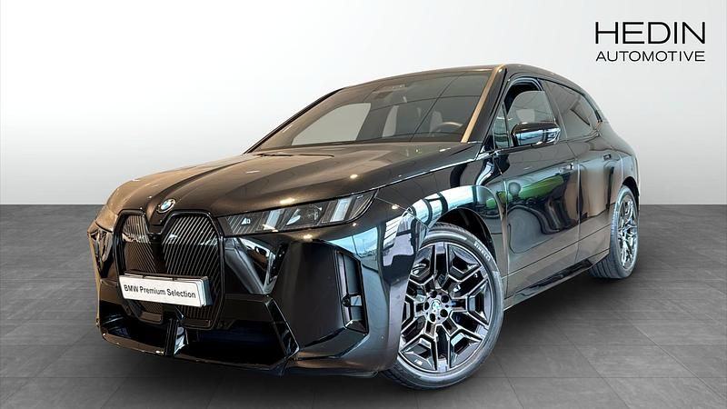 Begagnad 2025 BMW iX Comfort Edition SUV | 998 700 kr - Bild 1/4