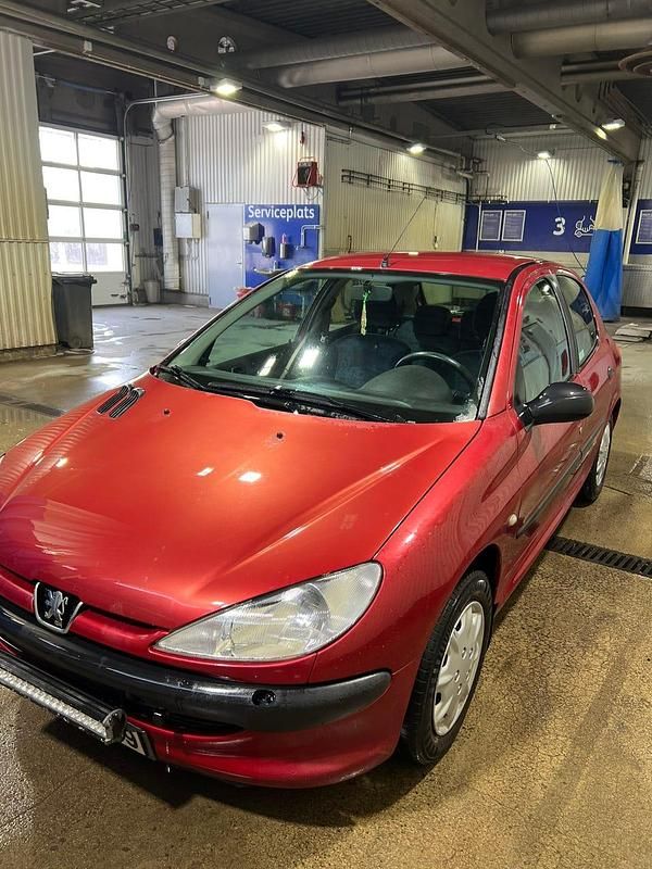 Begagnad 2001 Peugeot 206 Halvkombi | 16 900 kr (Marknadspris) - Bild 1/3