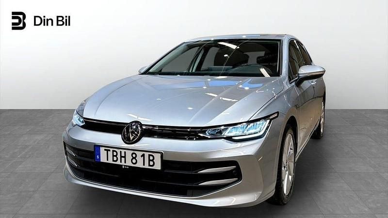 Silver Begagnad 2025 VW Golf VIII Life Halvkombi | 294 900 kr (Marknadspris) - Bild 1/4