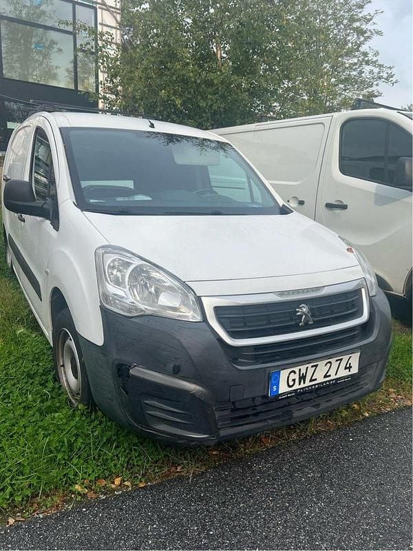 Vit Begagnad 2016 Peugeot Partner Minibuss | 60 000 kr - Bild 1/2