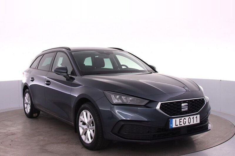 Grå Begagnad 2024 Seat Leon Style Kombi | 229 000 kr (Marknadspris) - Bild 1/4