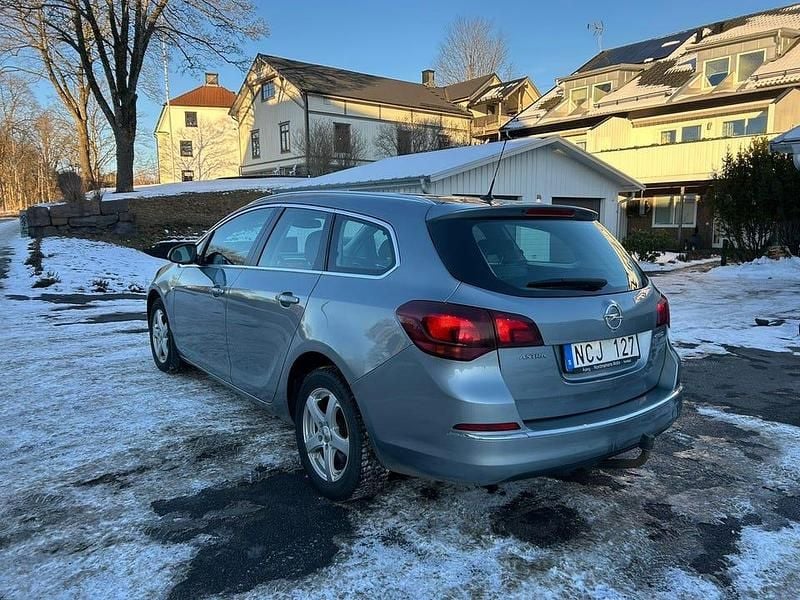 Begagnad Opel Astra 110 HK (80 kW) 2013 Kombi