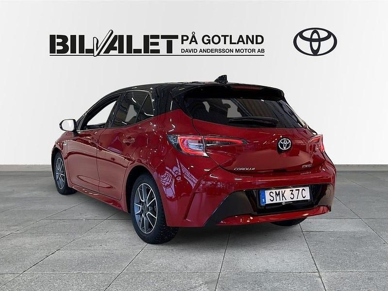 Begagnad Toyota Corolla 122 HK (89 kW) 2019 Röd Halvkombi