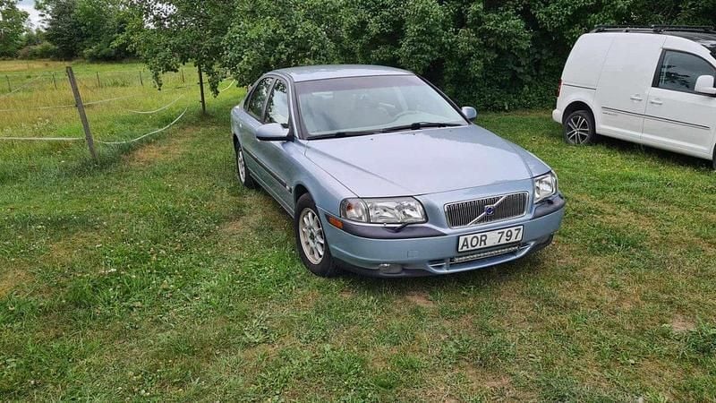 Blå Begagnad 2000 Volvo S80 Sedan | 9 000 kr (Superpris) - Bild 1/3