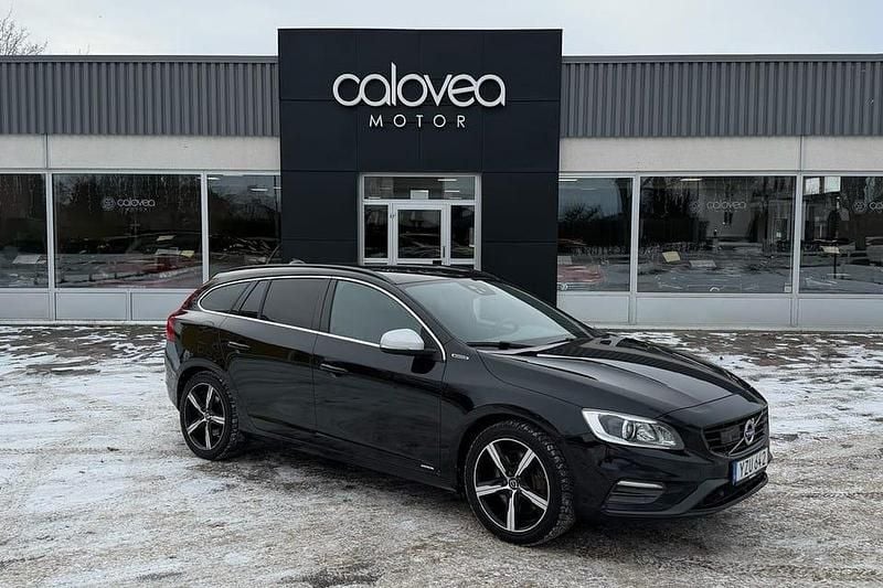Begagnad Volvo V60 R-Design 234 HK (172 kW) 2017 Svart Kombi