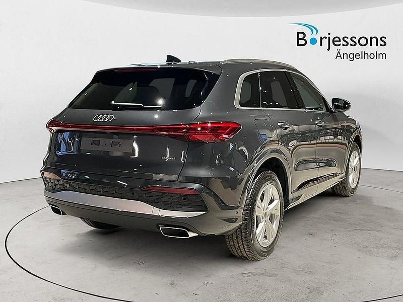 Ny Audi Q5 Design 299 HK (219 kW) 2025 Grå SUV