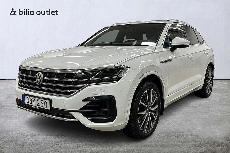 Vit Begagnad 2018 VW Touareg R-line SUV | 359 900 kr (Dyr) - Bild 1/3