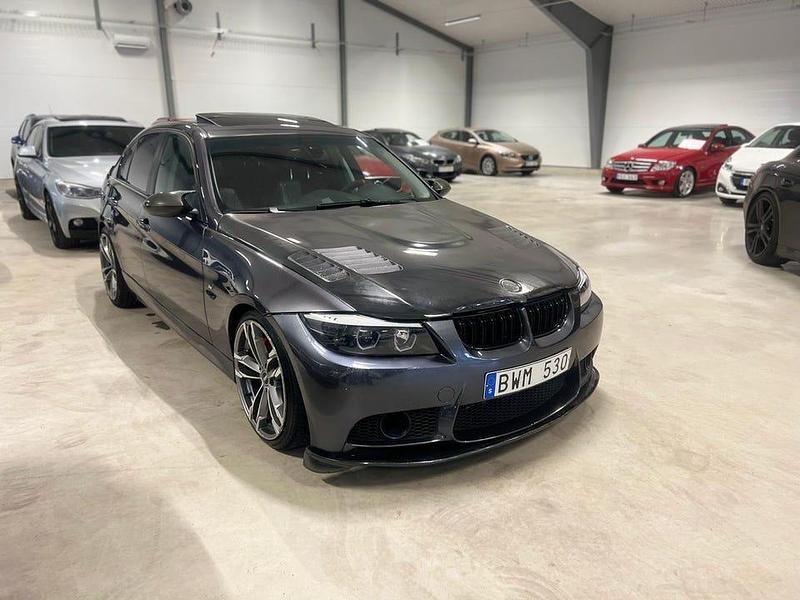 Begagnad 2007 BMW 335 Sedan | 129 000 kr (Marknadspris) - Bild 1/4