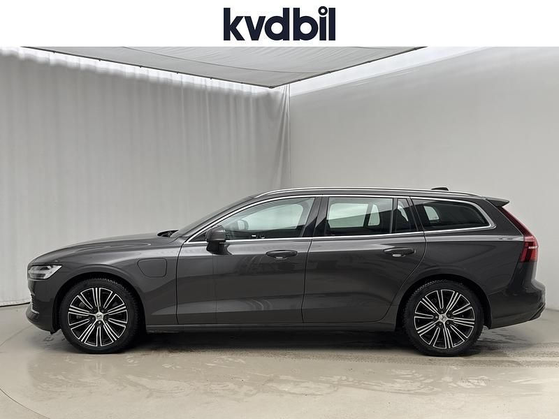 Begagnad Volvo V60 2023 Grå Kombi