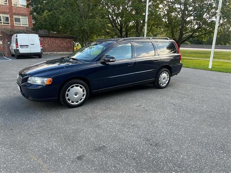 Blå Begagnad 2007 Volvo V70 Kombi | 42 500 kr (Lite dyr) - Bild 1/4