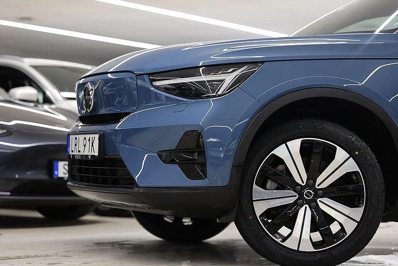 Begagnad Volvo C40 Single Motor 169 kW (231 HK) 2022 Blå SUV