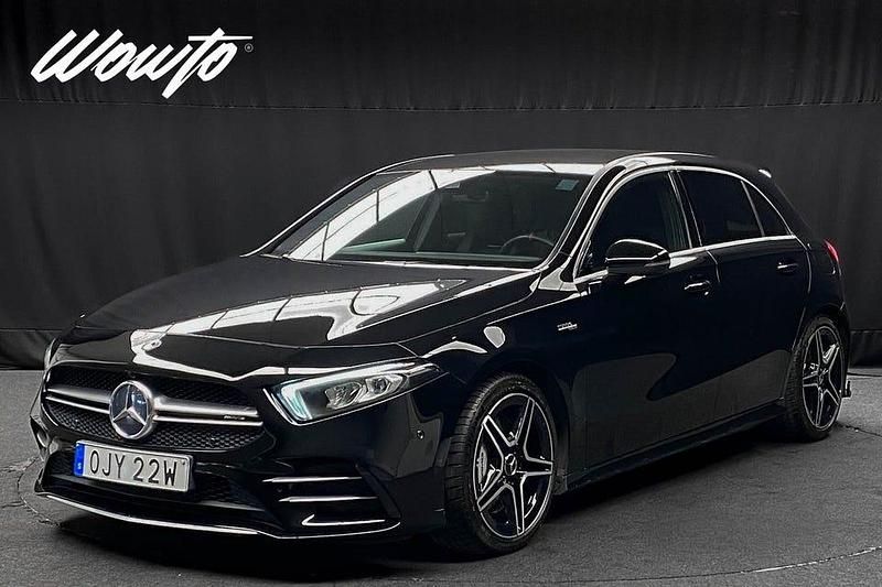 Nattsvart Begagnad 2020 Mercedes A35 AMG Halvkombi | 364 800 kr (Marknadspris) - Bild 1/3