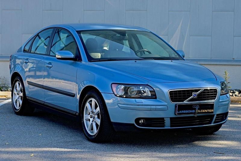 Blå Begagnad 2004 Volvo S40 Sedan | 44 000 kr (Lite dyr) - Bild 1/4