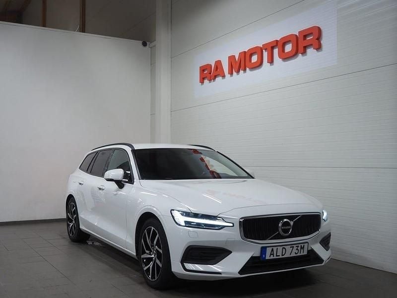Vit Begagnad 2019 Volvo V60 Momentum Kombi | 249 900 kr (Superpris) - Bild 1/3