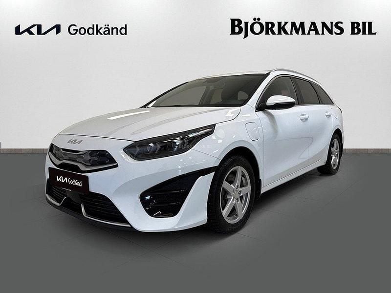 Vit Begagnad 2023 Kia Ceed Sportswagon Kombi | 249 900 kr (Marknadspris) - Bild 1/4