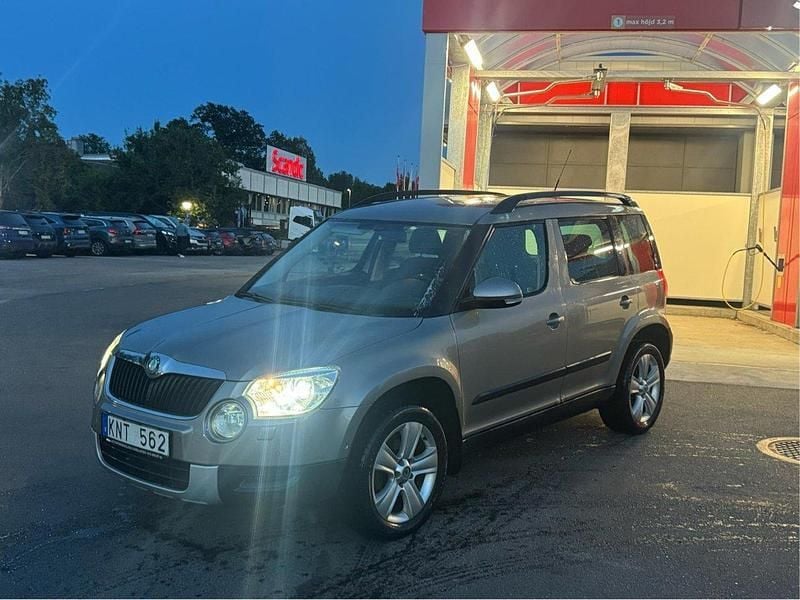 Brun Begagnad 2010 Skoda Yeti Experience SUV | 31 500 kr (Bra pris) - Bild 1/4