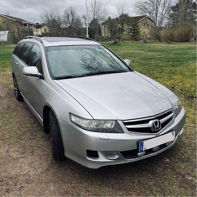 Begagnad 2006 Honda Accord Kombi | 33 000 kr (Superpris) - Bild 1/4